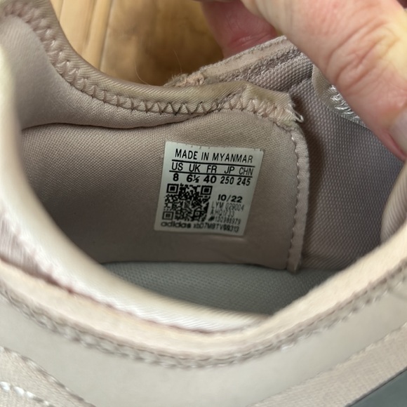 Used Adidas running shoes size 8 - Picture 5 of 7